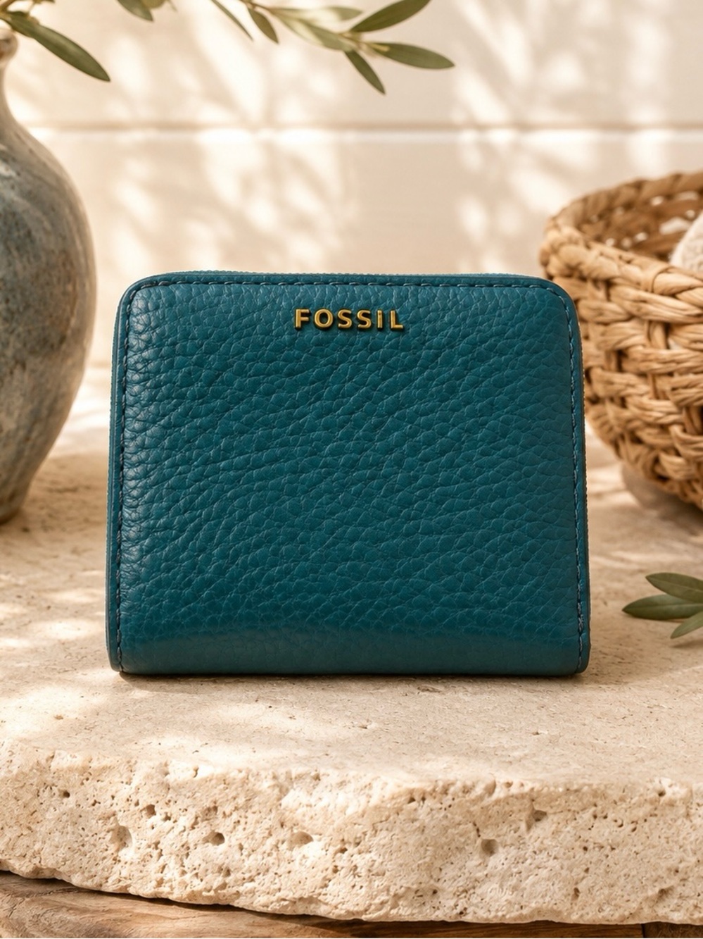 ✨ Fossil Wallet Teal Leather Bifold Compact Snap Closure ✨